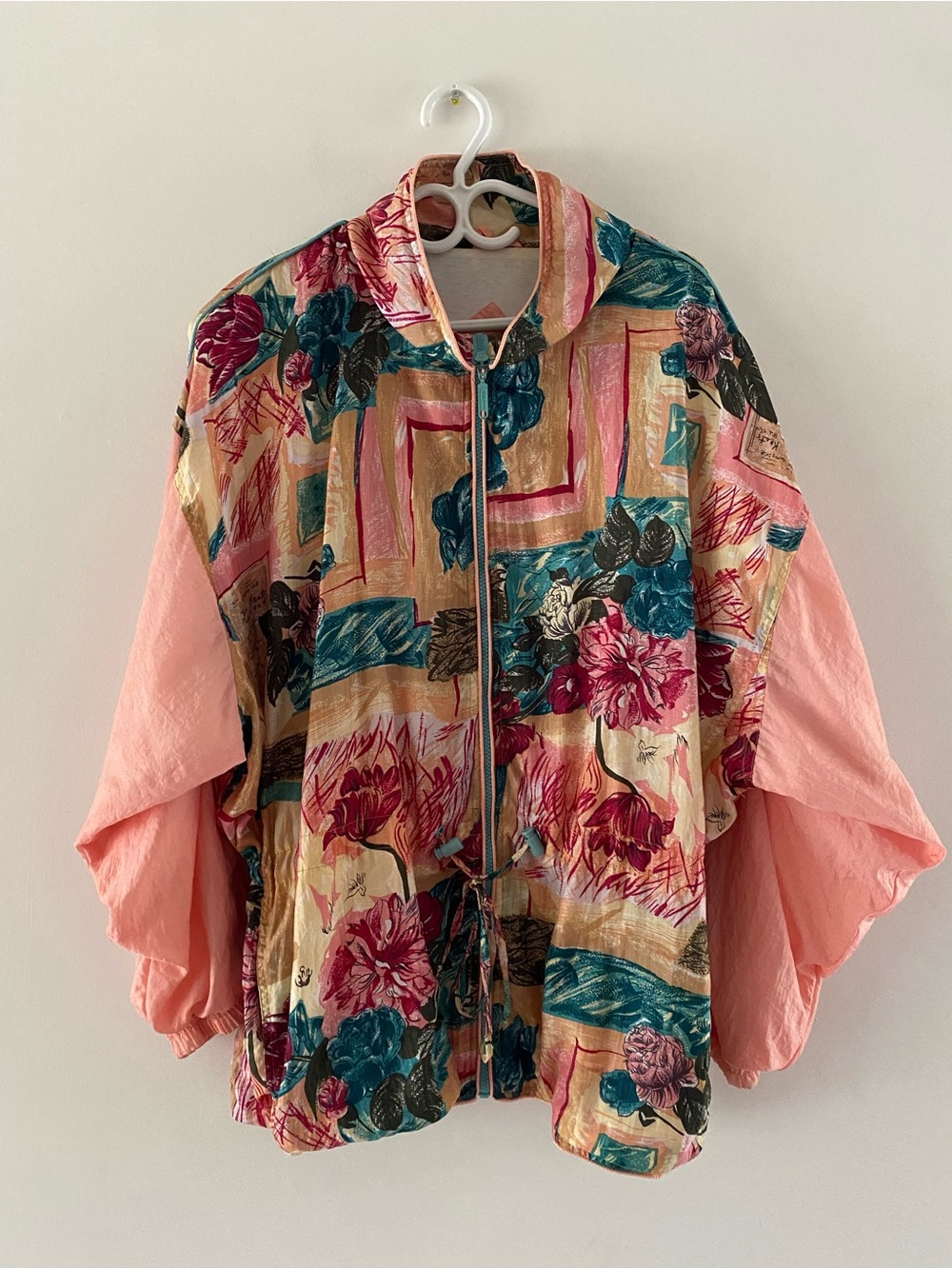 Vintage Floral Print Zip-Front Women's Jacket with Shoulder Pads in Pink.